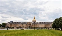 A louer à la semaine pour 4 rue Fabert aux Invalides, Paris 7ème