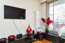 Location à la semaine pour 2 d'un studio alcôve avec balcon à Raspail Paris 6ème arrondissement