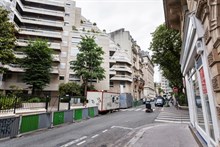 Location à la semaine d'un studio alcôve avec balcon à Raspail Paris 6ème arrondissement