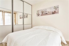 Location à la semaine pour 4 d'un F2 avec terrasse rue de Montreuil, Paris 11ème