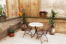 Location à la semaine d'un F2 meublé avec terrasse rue de Montreuil, Paris 11ème arrondissement