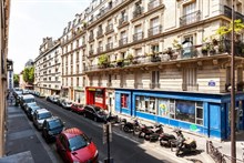 Location meublée en courte durée d'un F2 équipé rue Paul Bert à deux pas de Bastille Paris 11ème