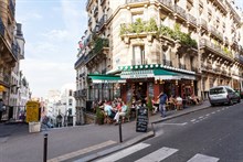 Location mensuelle à 4 d'un F3 meublé et équipé à Montmartre Paris 18ème