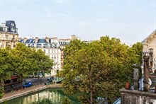 A louer à la semaine pour 4 spacieux F3 meublé avec terrasse à République Paris 10ème