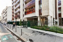 A louer en courte durée pour 4 spacieux F3 meublé et équipé à République Paris 10ème