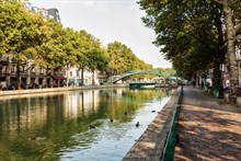 F3 meublé avec 2 chambres et terrasse à louer en courte durée à 4 à République Paris 10ème