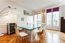 Location à la semaine d'un F3 avec 2 chambres doubles et balcon à Turbigo Paris 3ème