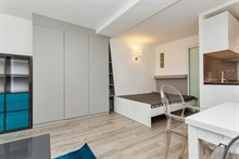 Location au mois d'un studio meublé pour 2 rue Saint Jacques Paris 5ème arrondissement