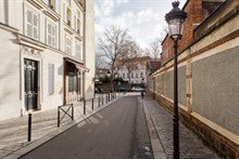 A louer en courte durée pour 3 spacieux F2 meublé dans le Village d'Auteuil, Paris 16ème