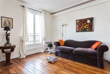 Location temporaire d'un studio meublé avec balcon filant à Oberkampf, Paris 11ème