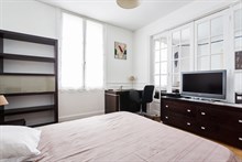 Location mensuelle d'un F3 meublé avec 2 chambres rue de Lille à Neuilly