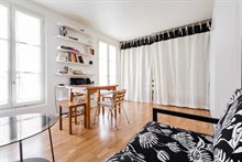 Location courte durée d'un studio meublé pour 2 rue Dulong aux Batignolles Paris 17ème