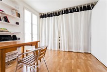 Location mensuelle d'un grand studio meublé pour 2 aux Batignolles Paris 17ème