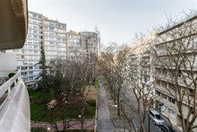 Location meublée temporaire d'un F2 design pour 4 à Cambronne Paris 15ème