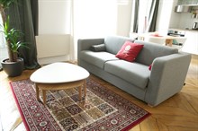 Location meublée mensuelle d'un F2 design refait à neuf pour 4 à Commerce Paris 15ème