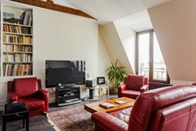 Appartement meublé de type loft avec 1 chambre à louer en courte durée à Bastille Paris 11ème