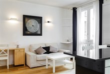 Location meublée annuelle d'un appartement de 2 pièces moderne à Montparnasse Paris 15ème