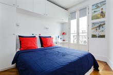 Location annuelle d'un F2 refait à neuf avec balcon à louer à Montparnasse Paris 15ème