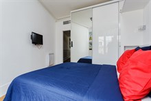 Location mensuelle d'un F2 en bail annuel avec balcon aménagé à Montparnasse Paris 15ème