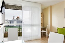 Studio meublé à louer en courte durée pour 2 avec terrasse à Montparnasse Paris 15ème