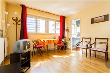 A louer en courte durée pour 2 ou 4 personnes appartement de 2 pièces confortable à Montparnasse Paris 15ème
