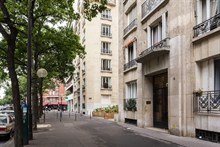 Location meublée temporaire d'un grand F2 de standing pour 2 ou 3 avenue de Versailles Paris 16ème