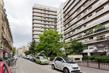 Location meublée mensuelle d'un F2 avec terrasse rue Lecourbe Porte de Versailles Paris 15ème