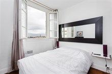 A louer au mois appartement de 2 pièces meublé refait à neuf à Saint Placide Paris 6ème arrondissement