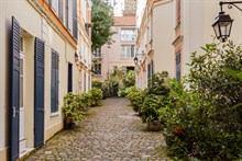 Location meublée temporaire d'un duplex de standing pour 4 rue du Faubourg Saint Honoré Paris 8ème