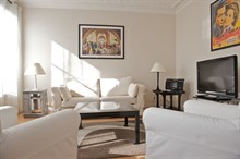A louer au mois appartement confortable de 2 pièces de 64 m2 à Saint Georges Paris 9ème