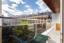 Location meublée au mois en courte durée avec terrasse rue Lecourbe à Balard Paris 15ème
