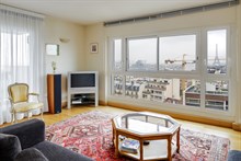 A louer en courte durée pour 4 grand F4 de standing avec vue panoramique à Montparnasse Paris 15ème