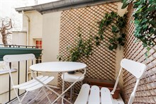 F2 confortable refait à neuf pour 2 avec terrasse à louer à la semaine dans le quartier Latin Paris 5ème