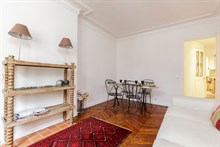 Location au mois en courte durée d'un F2 moderne pour 4 à Montmartre Paris 18ème