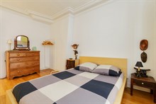 A louer en courte durée pour 4 splendide appartement de 2 pièces à Montmartre Paris 18ème arrondissement