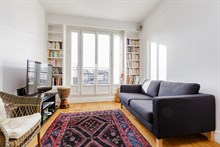A louer en courte durée pour 2 splendide appartement de 2 pièces à la décoration soignée à Exelmans Paris 16ème