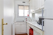 Location meublée au mois d'un F2 confortable pour 2 avec balcon rue de Villiers à Louise Michel à Neuilly