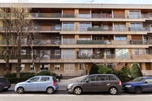 Location meublé de courte durée d'un superbe F2 avec balcon rue de Villiers à Louise Michel à Neuilly