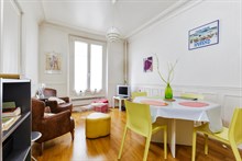 Location meublée de courte durée d'un F3 confortable avec deux chambres pour 4 personnes à Gambetta Paris 20ème