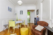 Location meublée de courte durée d'un F3 confortable avec deux chambres pour 4 personnes à Gambetta Paris 20ème