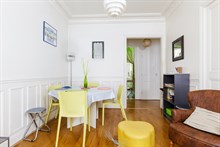 A louer en courte durée superbe appartement de 3 pièces avec deux chambres pour 4 personnes à Gambetta Paris 20ème