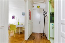Location meublée de courte durée d'un bel appartement de 3 pièces avec deux chambres pour 4 personnes à Gambetta Paris 20ème