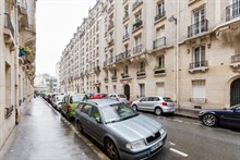 Location meublée temporaire d'un F3 confortable avec deux chambres pour 4 personnes à Gambetta Paris 20ème