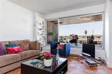 A louer en courte durée pour 4 grand appartement de 2 pièces meublé avec terrasse à Montparnasse Paris 15ème