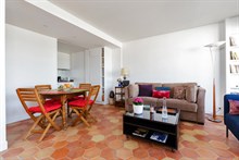 Location meublée de courte durée d'un appartement de 2 pièces pour 4 avec terrasse à Montparnasse Paris 15ème