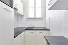 Location d'un appartement de 3 pièces vide refait à neuf avec 2 chambres entre Cambronne et Commerce Paris 15ème