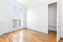 Location vide d'un appartement de 3 pièces avec balcon et deux chambres entre Cambronne et Commerce Paris 15ème