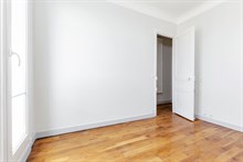 Location vide d'un appartement de 3 pièces refait à neuf avec 2 chambres et balcon entre Cambronne et Commerce Paris 15ème