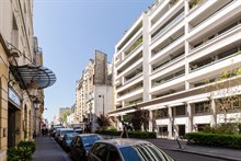 Location meublée mensuelle temporaire d'un appartement de 2 pièces confortable avec 2 chambres à Saint Placide Paris 6ème