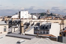 Location meublée mensuelle d'un studio confortable pour 3 personnes rue du Temple dans le Marais Paris 3ème